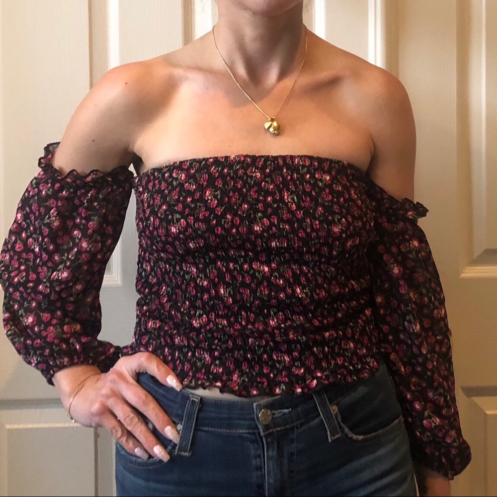 🥀Rosy Off the Shoulder Top🥀